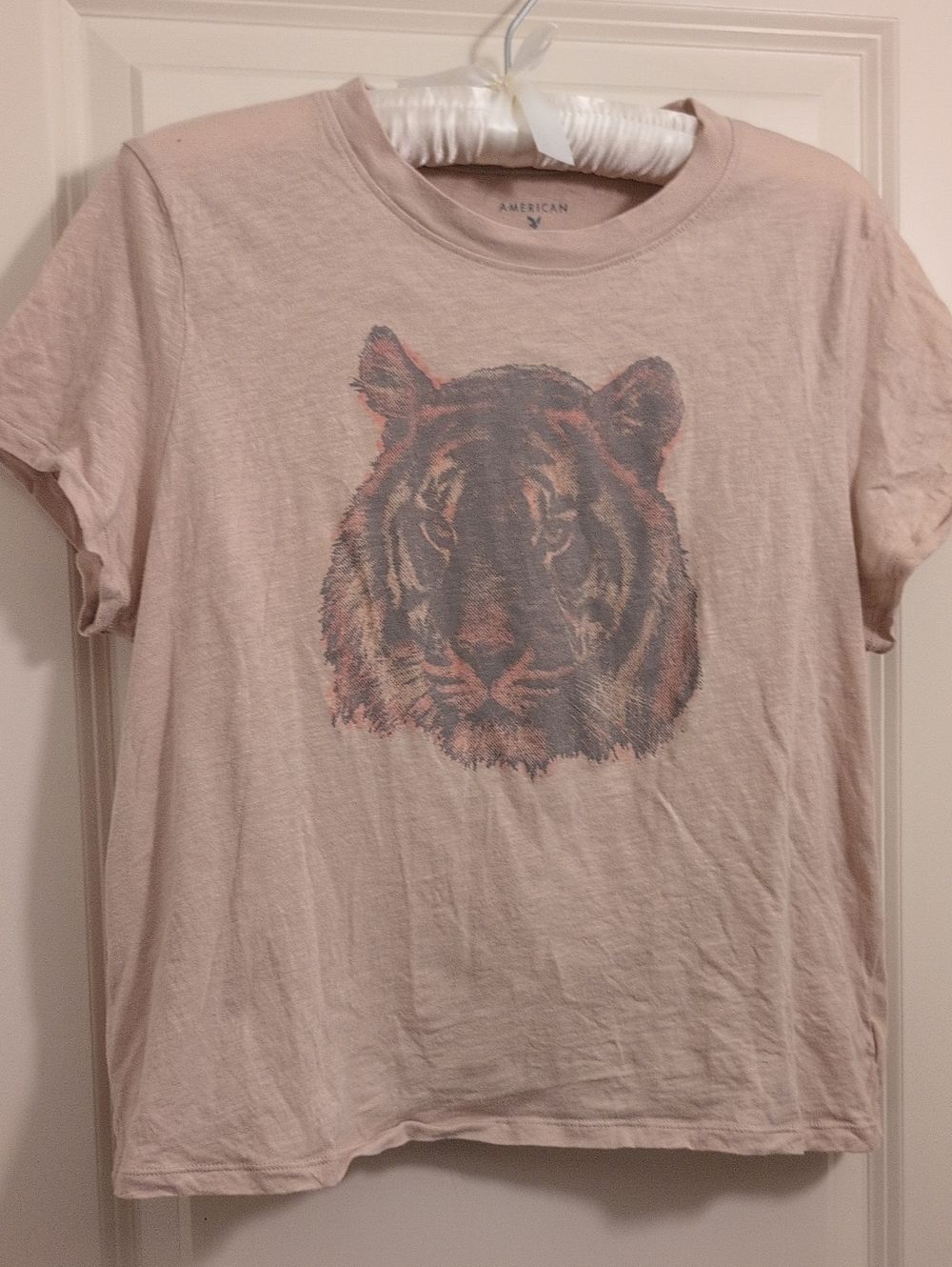 American Eagle Boxy Cropped Tiger Graphic Tee 100% Cotton, Light Pink/Beige